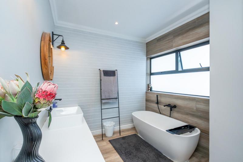 4 Bedroom Property for Sale in Calypso Beach Western Cape